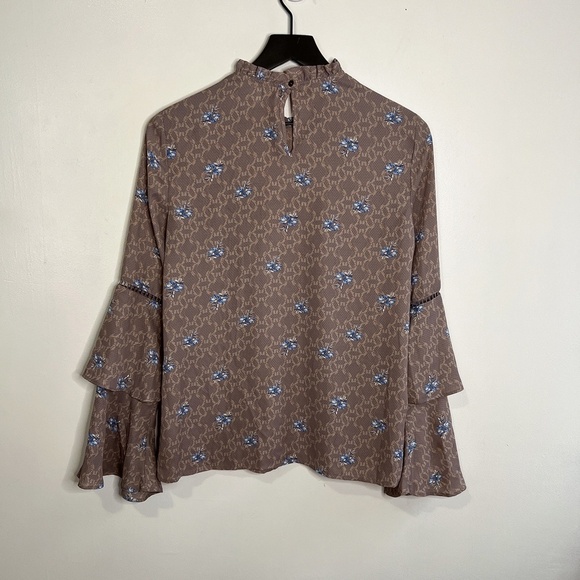 WAYF Bell Sleeve Floral Mock Neck Peasant Blouse - Picture 6 of 7